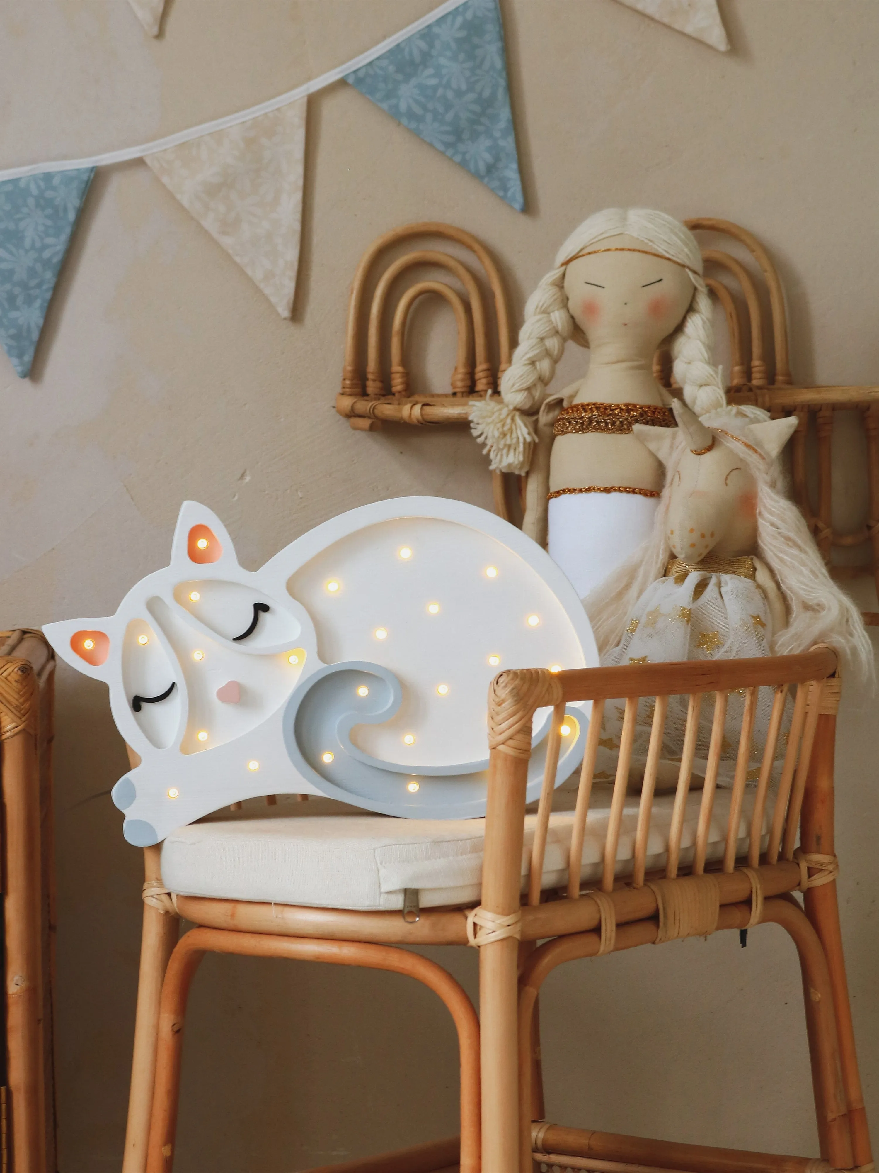 Little Lights Cat Lamp in White (20.5x38x5.5 cm)