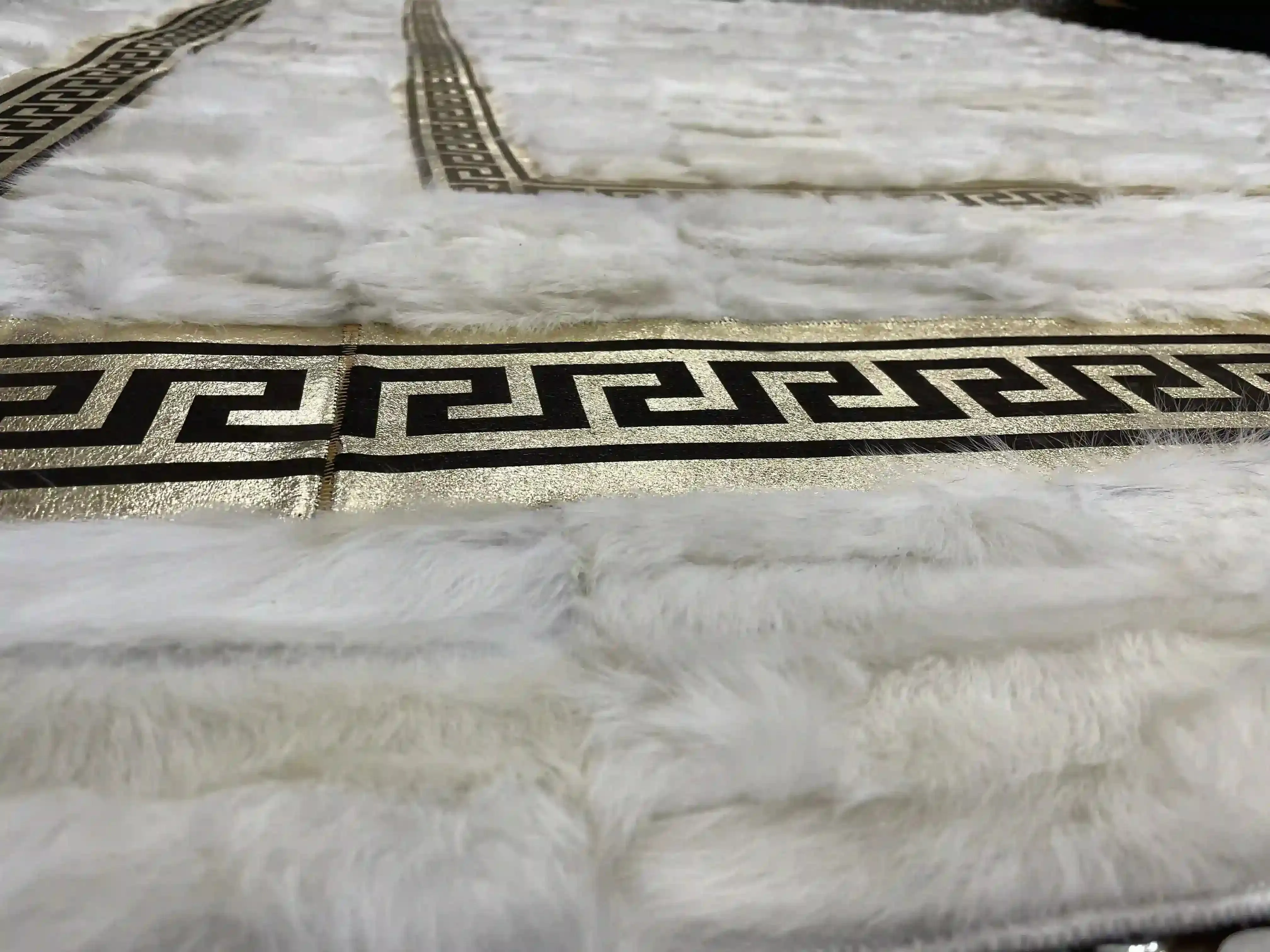 Luxury Handmade White Gold Natural Sheepskin 6x8 Living Room Soft Rug