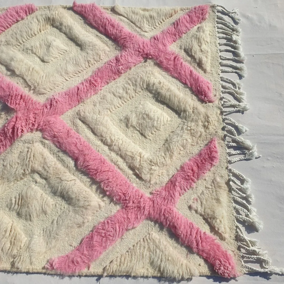 Tiwli | White & Pink Moroccan Rug 3x5 Beni Ourain Ultra Soft | 3'77x5'44 Ft | 115x166 cm