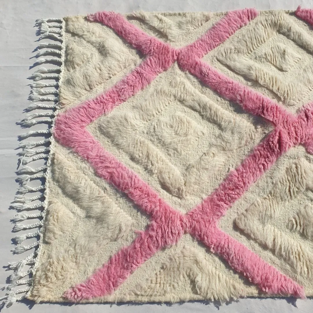 Tiwli | White & Pink Moroccan Rug 3x5 Beni Ourain Ultra Soft | 3'77x5'44 Ft | 115x166 cm