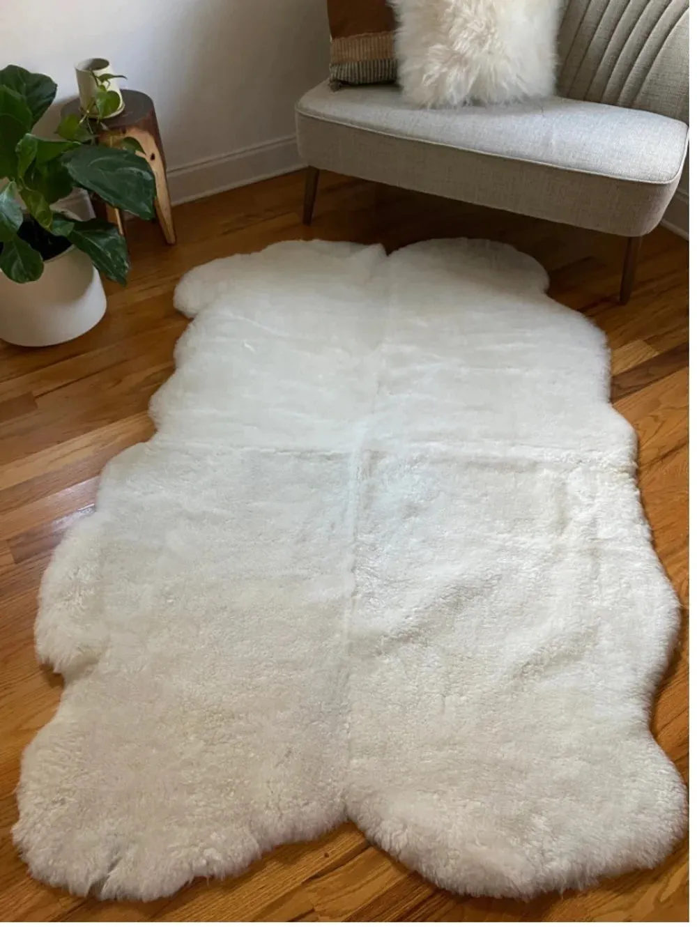 White rug made of four sheepskin hides with short pile, Home Area Rug , Natural Soft Sheepskin Floor Covering , Cozy and Soft