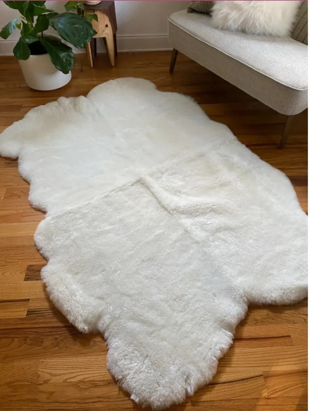 White rug made of four sheepskin hides with short pile, Home Area Rug , Natural Soft Sheepskin Floor Covering , Cozy and Soft