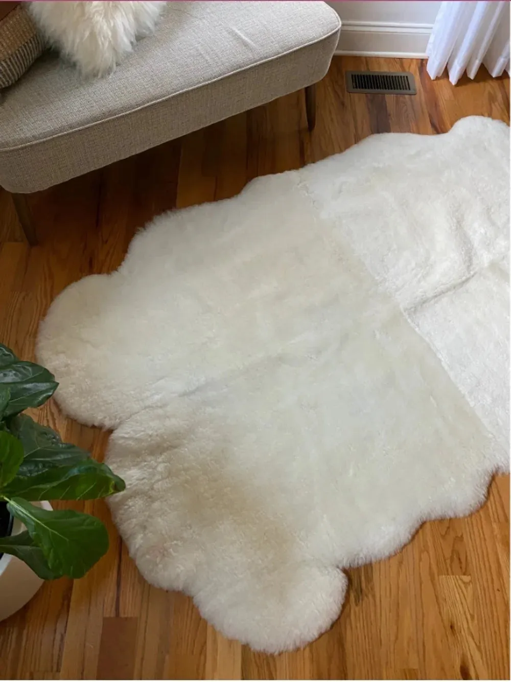 White rug made of four sheepskin hides with short pile, Home Area Rug , Natural Soft Sheepskin Floor Covering , Cozy and Soft